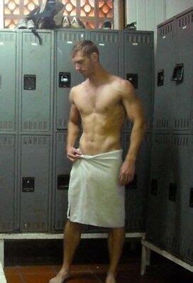 Guys in locker room nude - Tom Brady. Tom Brady spoke with Howard Stern about the odd dynamic of showering and getting dressed around dozens of other men in NFL locker rooms. Brady said that he has gotten used to being naked around his teammates and that the "well-endowed" teammates usually get made fun of more. Brady said that while it is a strange dynamic, the horsing ...
